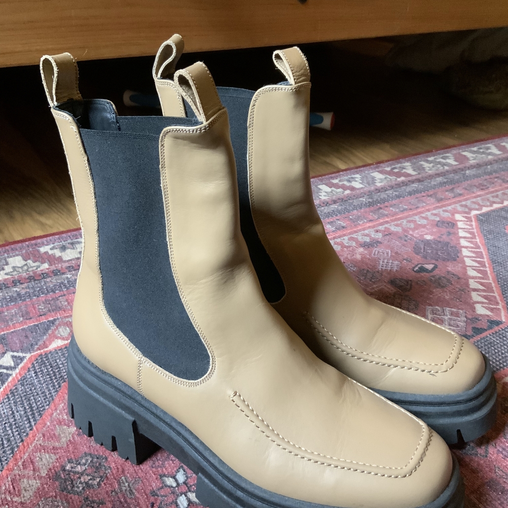 Tan Platform Chelsea Boots